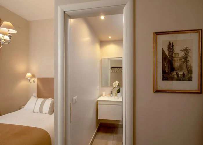 Daplace - Arena House Guest house